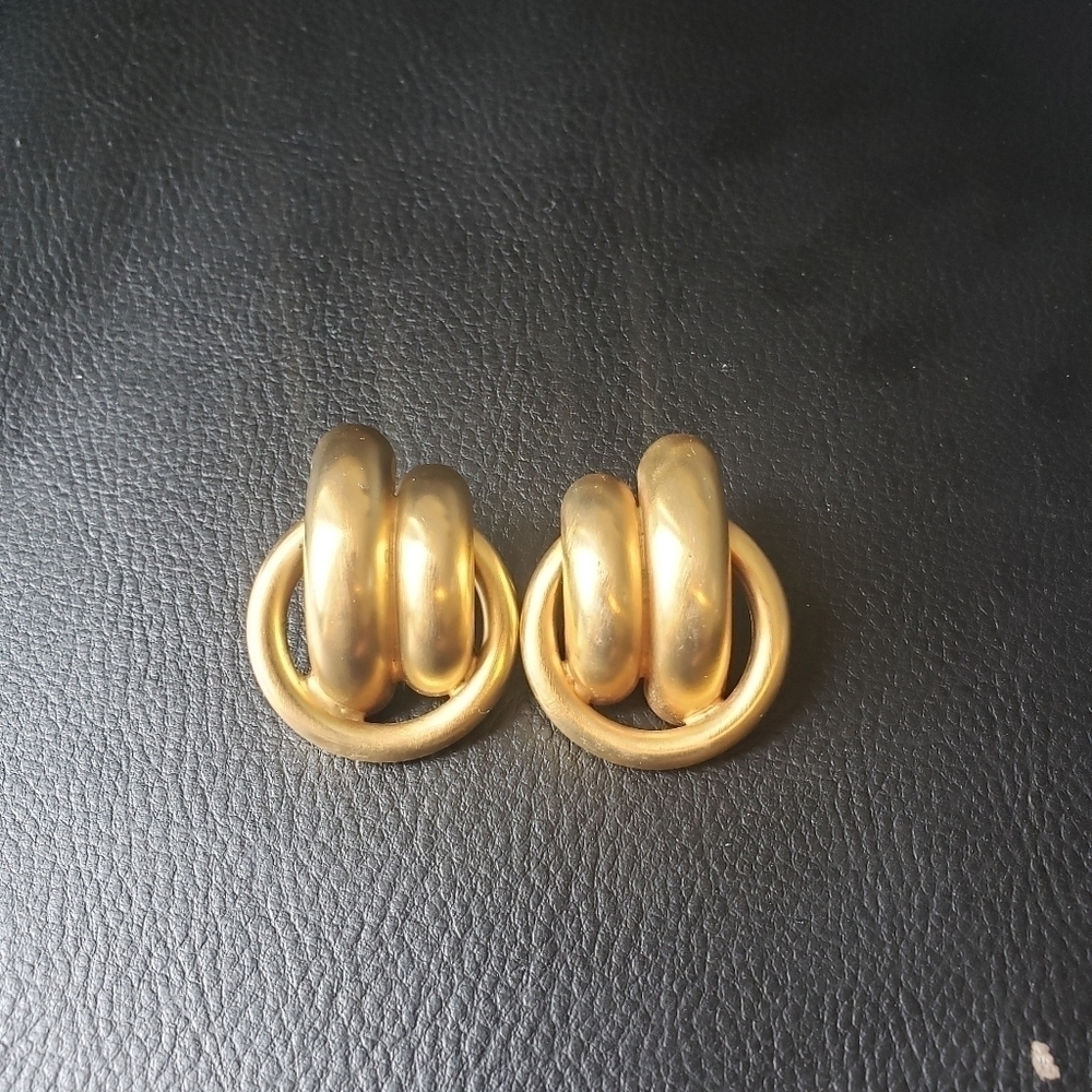 Vintage Dauplaise Gold Plated Earrings